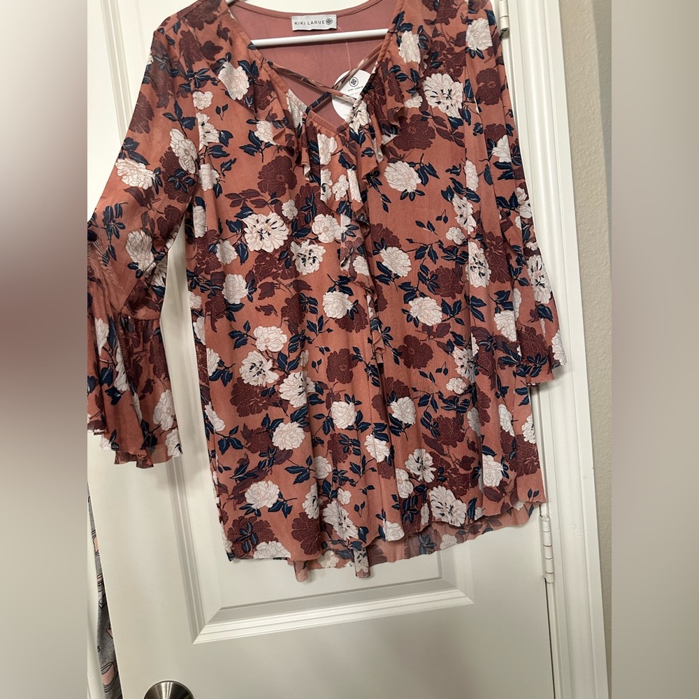 Beautiful blouse. NWT.